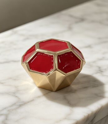 satın al Premium Çeşitli Altıgen Zamak Parfüm Kapaklı Kırmızı Enamel ve Korozyona Dirençli Bitirme Çevrimiçi üretim