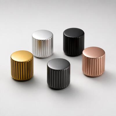 satın al Dikey Dibli Silindir Zamac Parfüm Kapağı Çok Renkli Metal Parfüm Şişesi Kapağı Özel Logo 15mm FEA Boynuna Çevrimiçi üretim