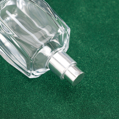 Şeffaf 50ml Parfüm Boş Şişe Kare Kesim Eşkenar dörtgen 15 Süngü Kozmetik İnce Sprey Cam Şişe